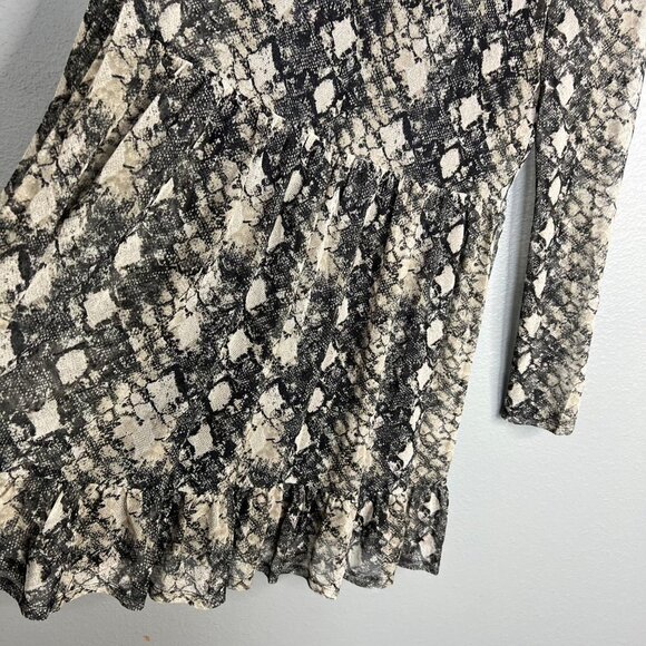 NWOT WAYF Snakeskin Print‎ Mesh Tiered Skater Dress Long Sleeve Layered Small - Picture 4 of 9
